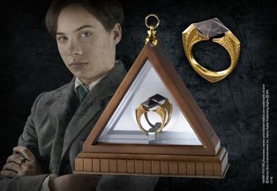 Harry Potter Replik 1/1 Lord Voldemorts Horkrux Ring (vergoldet)