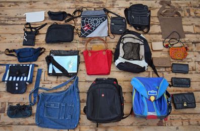 Konvolut 25x Rucksack Taschen Geldbörse teilweise ungebraucht Vintage Jeans Leder