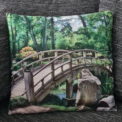 Kissenbezug Waldbrücke am Fluss - 45cm x 45cm