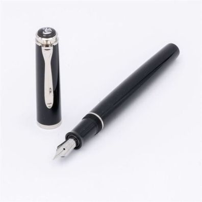 Pelikan P205 schwarz Füller