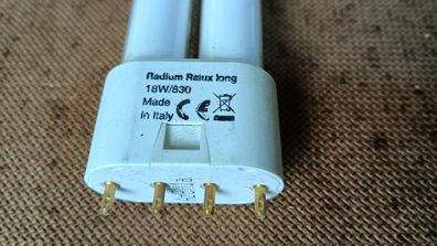 Radium RaLux Long 18w/830 Made in iTaLy CE 830=warm-weiss=3.000 KeLvin 2g11 Sockel