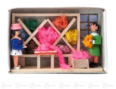Miniatur Zündholzschachtel Wollstübel B= x H=ca 5,5 cmx4 cm NEU Erzgebirge