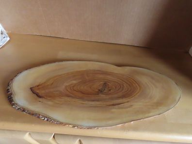 polierte Holzplatte mit Jahresringen oval für Käseplatte ? ca.48,4 cm