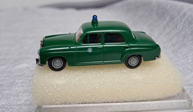 Mercedes Benz 180 Polizei grün Brekina im Maßstab 1:87