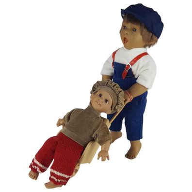 2er Set Charakterpuppen Sammlerpuppen Puppen inkl. Puppenständer mit Schubkarre 4tlg.