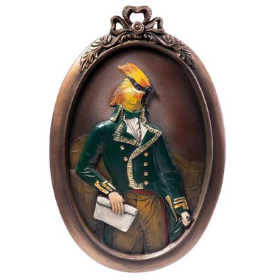 Wandrelief eines Vogels in Kostüm aus handbemaltem Polyresin #63709