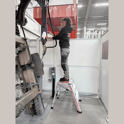Hymer Service- und Montagetritt 6036 einseitig begehbar