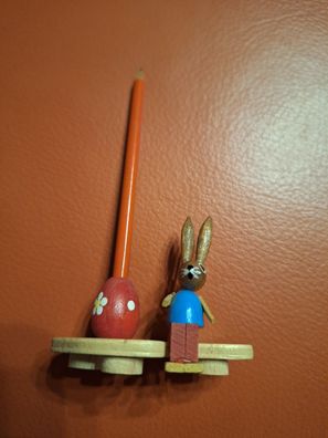kleine Osterdeko - kleiner Hase mit Stift Erzgebirge Volkskunst