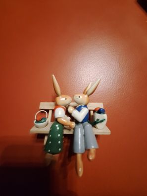 kleine Osterdeko - Liebespaar auf Bank Erzgebirge Volkskunst