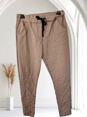 Italy 38 40 42 Jogpant Jeggins Hose Lagenlook Kunstleder Crash-Look in Taupe