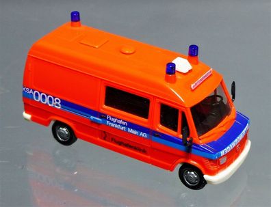Herpa H0 043700 MB Mercedes Benz 207D Flughafenklinik Flughafen Frankfurt KSA0008