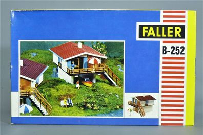 Faller H0 B-252 Ferienhaus am See mit Bootsgarage Bungalow 60er/70er Jahre NEU OVP