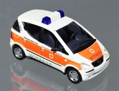 Busch H0 48611 Einsatzfahrzeug MB Mercedes-Benz A-Klasse BRK Roth-Schwabach