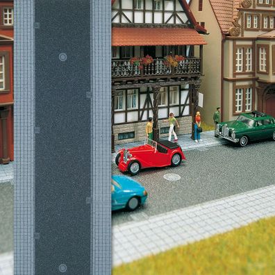 Busch N 8138 Stadtstraße mit Gehweg - NEU