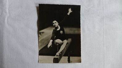 DDR Sport Foto im AK Format 1961 Europapokal Geräteturnen, Vera Caslavska