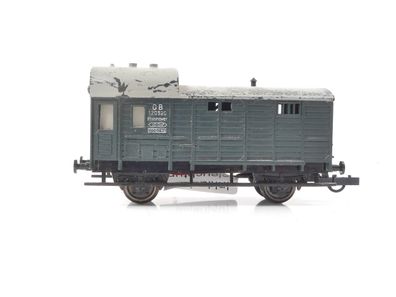 Trix Express H0 3454 Güterwagen Gepäckwagen 120 520 DB / Licht NEM