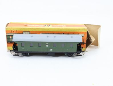 Zeuke TT 545/71/1 Personenwagen grün 2. Klasse DR