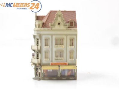Faller N Gebäude Haus Stadthaus Eckhaus mit Ladenzeile Sonnenapotheke / Licht