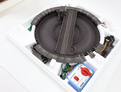 Märklin H0 7286 elektrische Drehscheibe für K-Gleis inkl. Steuerung & 15 Abgänge