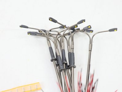 Spur H0 Lampe Leuchte 8x Peitschenleuchte Straßenlaterne 2-flammig / LED