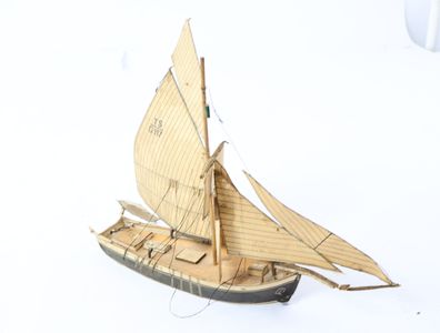 Modellschiff Pappmodell Segler Kutter