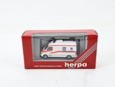 Herpa H0 Modellauto MB Sprinter Krankenwagen Ambulance 06-11 "Cmiesen" 1:87