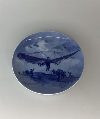 Berlin Design Historica Teller Die erste Flugmaschine Limitierte Auflage Porzellan
