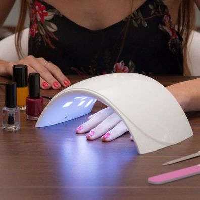 Professionelle LED UV-Nagellampe mit Näherungssensor 15 LEDs 30/60s Timer