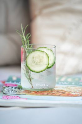 Trink Glas 4er Set - 250 ml - Zukunftstrend Upcycling - wunderbares Geschenk