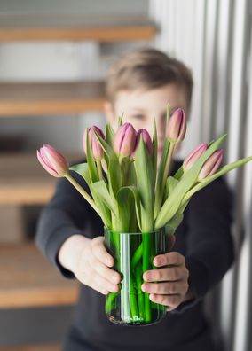 Vase aus der grünen Weinflasche - eco green product mit Herz