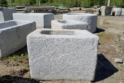 Granitbrunnen, Brunnentrog, Gartenbrunnen, Steintrog zum bepflanzen, Granittrog
