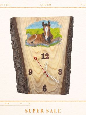 Wanduhr auf Tanne - Motiv Fohlen Franziska gemalt von der Künstlerin Susanne Kraft