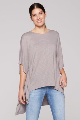 SOCCX Poncho-Shirt mit tonigem Rubber Print in Pale Sand