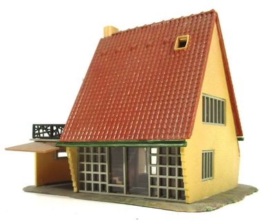Spur H0 Fertigmodell Einfamilienhaus mit Garage (H0148)
