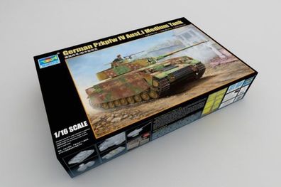 Trumpeter 1:16 921 German Pzkpfw IV Ausf.J Medium Tank