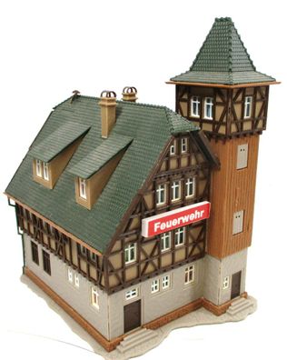 Fertigmodell N Vollmer 21072 Fachwerkhaus Feuerwehr mit Bel. (HN-0514g)