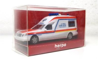 Modellauto H0 1/87 Herpa 044042 MB W 210 Binz