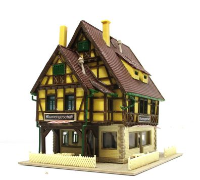 Fertigmodell N Vollmer 50023 Fachwerkhaus mit Blumengeschäft
