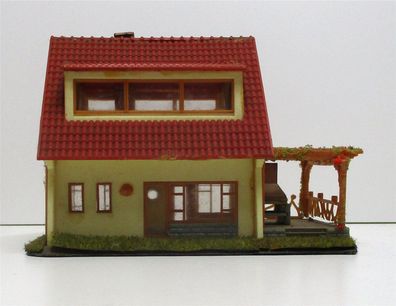 Spur H0 Fertigmodell Faller 210 Einfamilienhaus