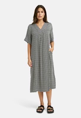 Smith & Soul Gerades Kleid mit V-Ausschnitt in Black