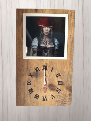 Wanduhr in Altholz mit Bild von Shadoe Wood Art in Hochwertigem Acryl gearbeitet