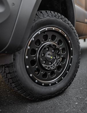 für Sprinter 907 Twin Monotube AT3 Felgen Satz 18 Zoll 8.5x18 mit Anfahrschutzring