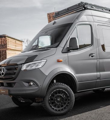 für Sprinter 906 Twin Monotube AT3 Felge 18 Zoll 8.5x18 mit Anfahrschutzring