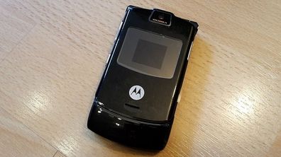 Motorola RAZR V3 Farbe schwarz / foliert / ohne Simlock / Klapphandy