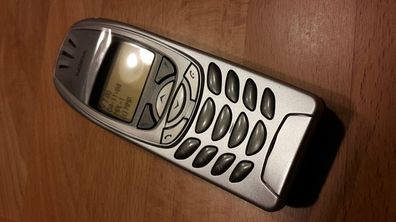 Nokia 6310i in silber mit Firmware 7.00 mit Neuakku + Gutschein