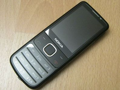 Nokia 6700 classic in Farbe Schwarz / WIE NEU