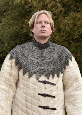 Bischofskragen, Kettenkragen mit Lederriemen und Schnallen