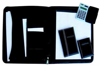 Dokumentenmappe mit Adressbuch, Taschenrechner und Notizbuch