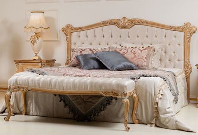 Casa Padrino Luxus Barock Doppelbett Cremefarben / Gold - Edles Massivholz Bett mit K