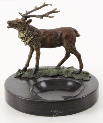 Casa Padrino Aschenbecher mit Bronzefigur Hirsch auf Marmorsockel Mehrfarbig / Schwar